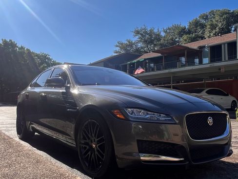 Used 2016 Jaguar XF Prestige RWD image 22