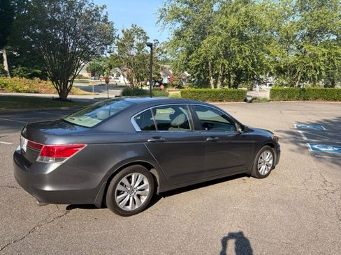 Used 2011 Honda Accord EX image 8