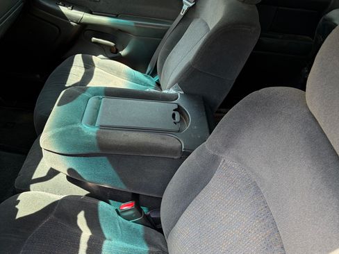 Used 2000 Chevrolet Silverado 2500 LS image 9