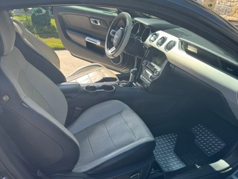 Used 2017 Ford Mustang Premium RWD image 2