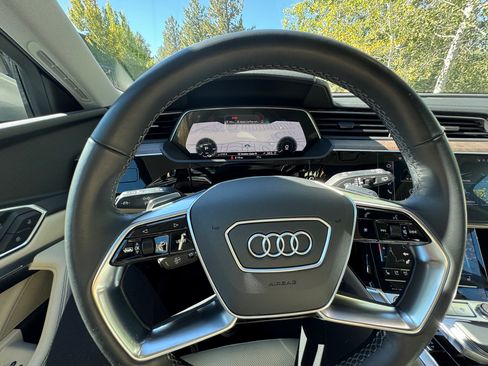 Used 2022 Audi e-tron Premium Plus image 14