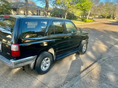 Used 2000 Toyota 4Runner 2WD image 4