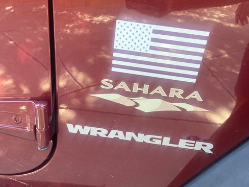 Used 2010 Jeep Wrangler Sahara image 6