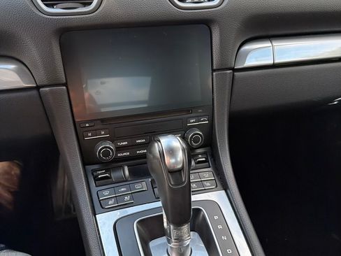 Used 2018 Porsche 718 Cayman image 8