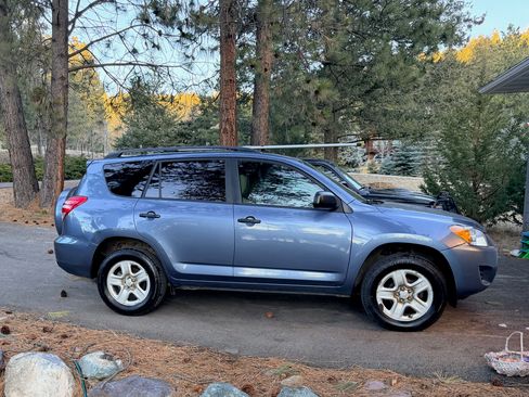 Used 2011 Toyota RAV4 4WD image 9
