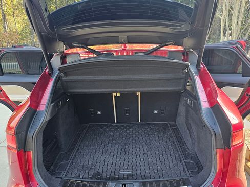 Used 2019 Jaguar F-PACE Prestige image 8