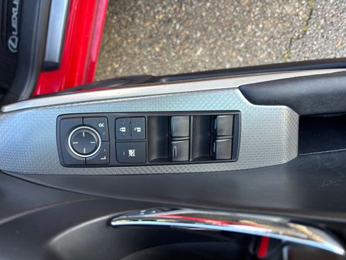 Used 2016 Lexus IS 350 image 27