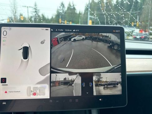 Used 2023 Tesla Model 3 Standard Range image 2