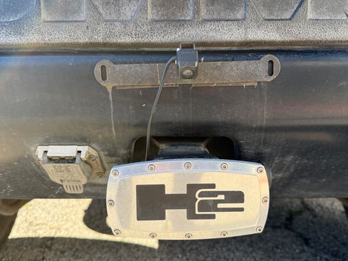 Used 2005 HUMMER H2 w/ Preferred Equipment Group image 15