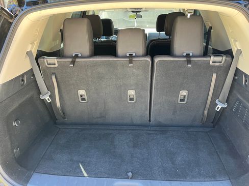 Used 2022 Nissan Pathfinder SV w/ SV Premium Package image 12