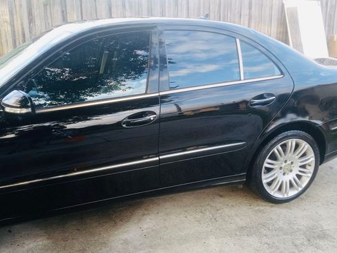 Used 2008 Mercedes-Benz E 350 4MATIC Sedan image 2