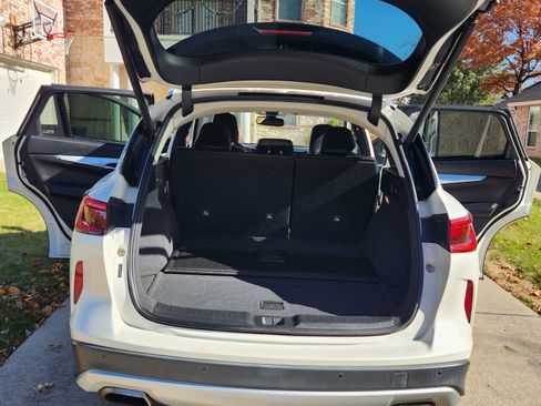 Used 2019 INFINITI QX50 Essential w/ Premium Audio Package image 9