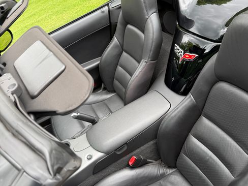Used 2007 Chevrolet Corvette Convertible RWD image 15