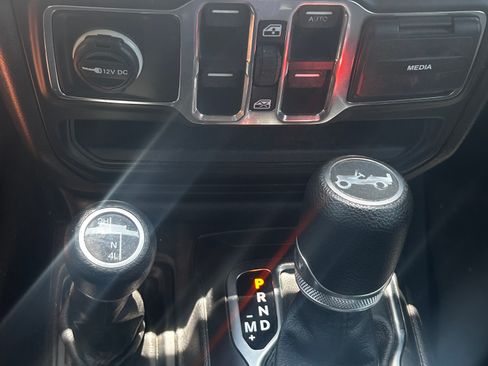 Used 2019 Jeep Wrangler Unlimited Sport S AWD/4WD image 10
