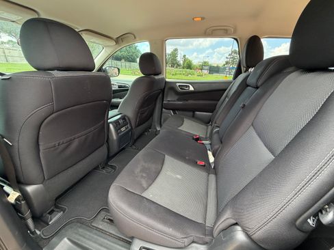 Used 2017 Nissan Pathfinder S FWD image 14