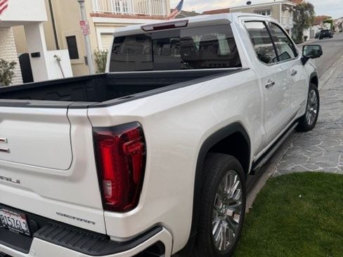 Used 2022 GMC Sierra 1500 Denali w/ Denali Premium Package image 10