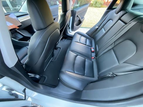 Used 2019 Tesla Model 3 Standard Range Plus image 18