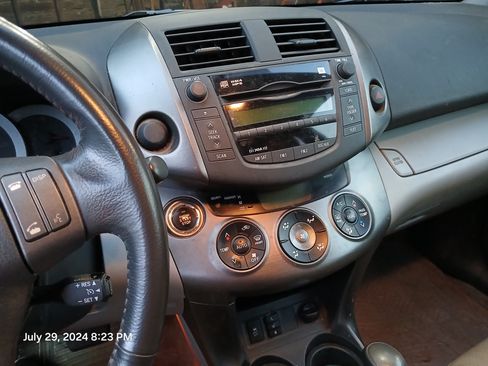 Used 2009 Toyota RAV4 Limited image 5