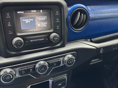 Used 2018 Jeep Wrangler Unlimited Sport image 19