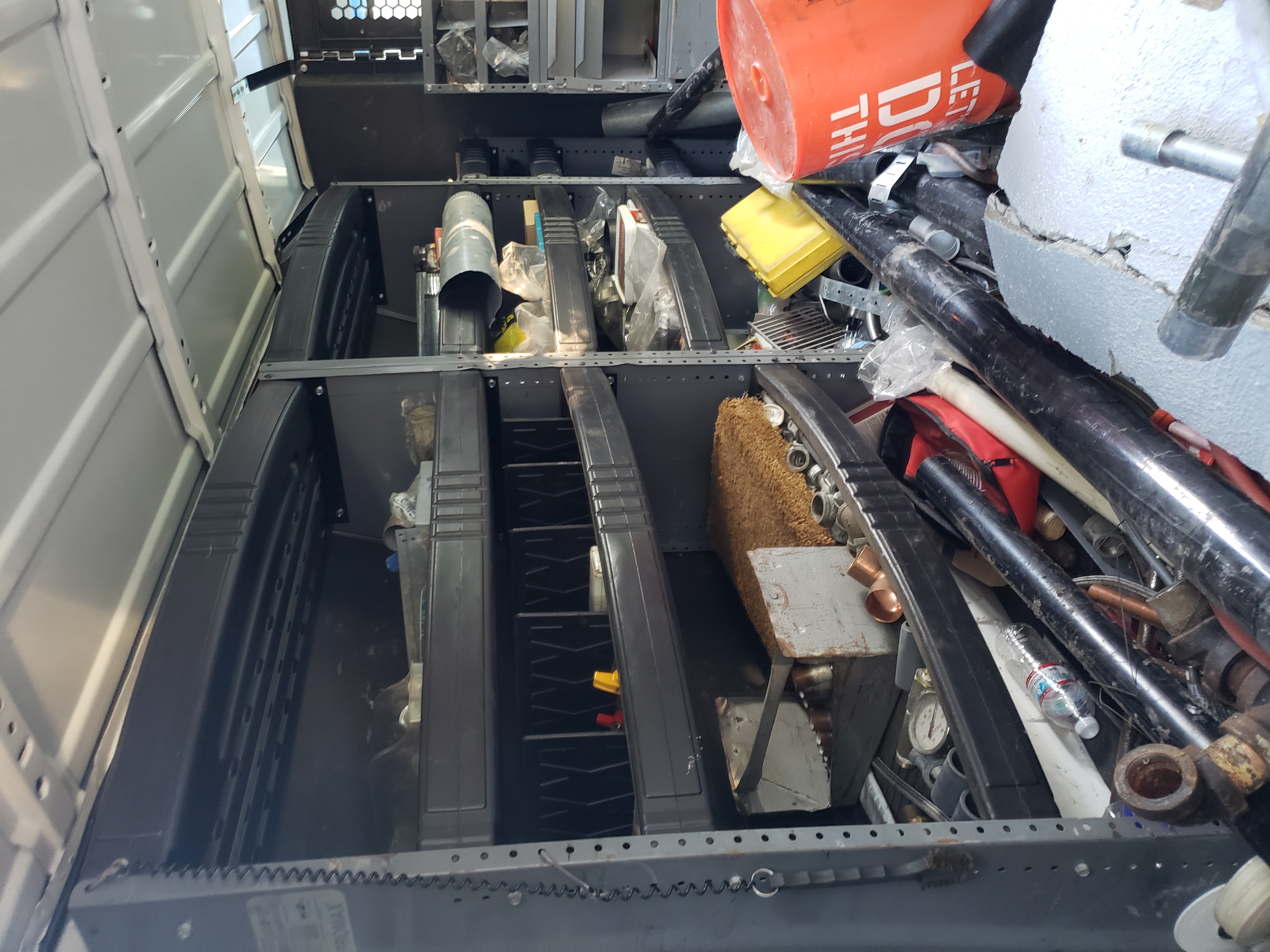 Used 2006 Ford E-350 and Econoline 350 Super Duty RWD image 6