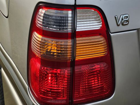 Used 2000 Toyota Land Cruiser image 20