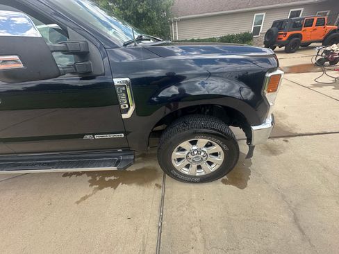 Used 2021 Ford F250 XLT w/ XLT Premium Package AWD/4WD image 6
