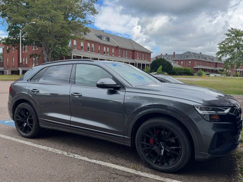 Used 2019 Audi Q8 Premium Plus w/ Premium Plus image 27