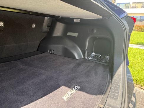 Used 2019 Toyota RAV4 XSE image 22