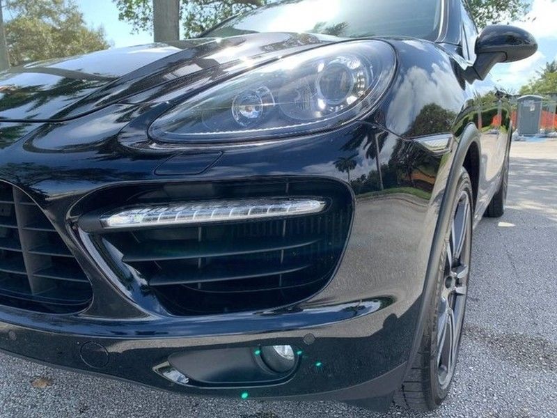 Used 2013 Porsche Cayenne Turbo AWD/4WD image 19