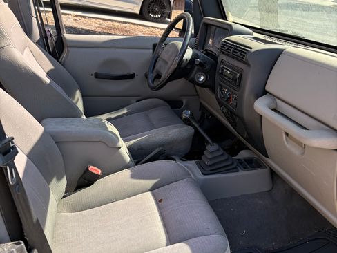 Used 2004 Jeep Wrangler Sahara w/ Dual Top Group image 11