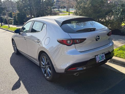 Used 2022 MAZDA MAZDA3 s image 2