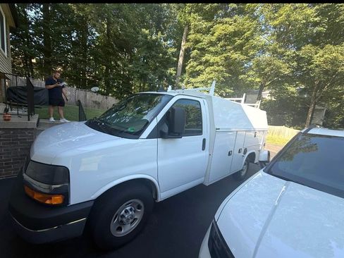Used 2024 Chevrolet Express 3500 w/ Power Convenience Package image 8