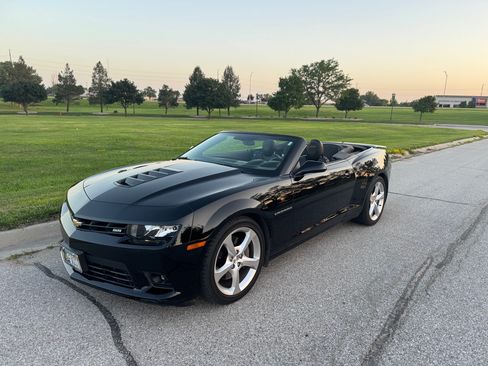 Used 2015 Chevrolet Camaro SS RWD image 4