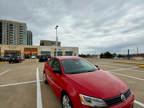 Used 2012 Volkswagen Jetta S image 4