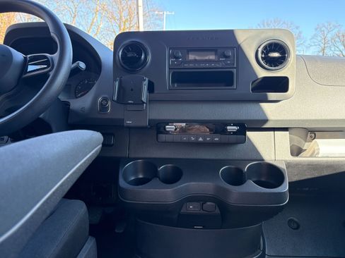 Used 2020 Mercedes-Benz Sprinter 2500 image 23