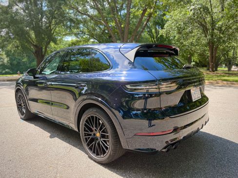 Used 2021 Porsche Cayenne GTS AWD/4WD image 9