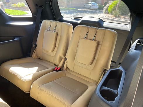 Used 2017 Ford Explorer FWD image 16