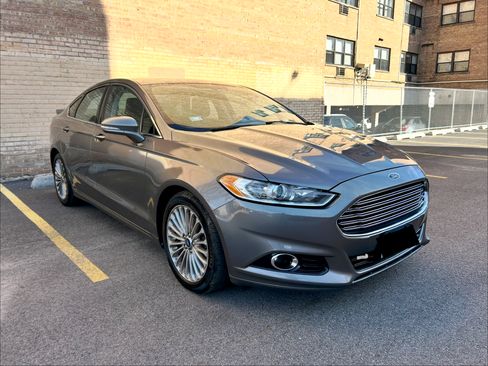 Used 2014 Ford Fusion Titanium image 2