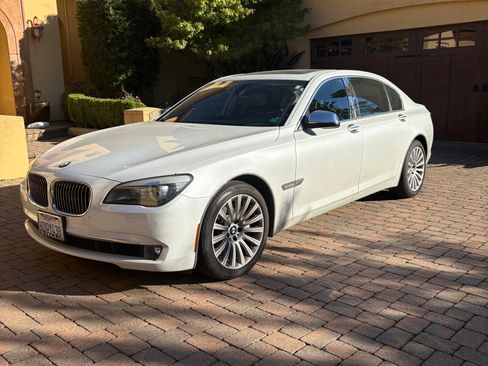 Used 2012 BMW 750Li image 1