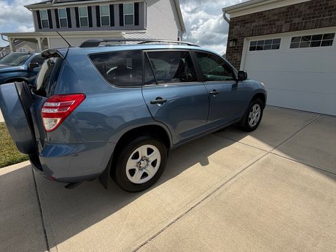 Used 2012 Toyota RAV4 FWD w/ Value Pkg image 4