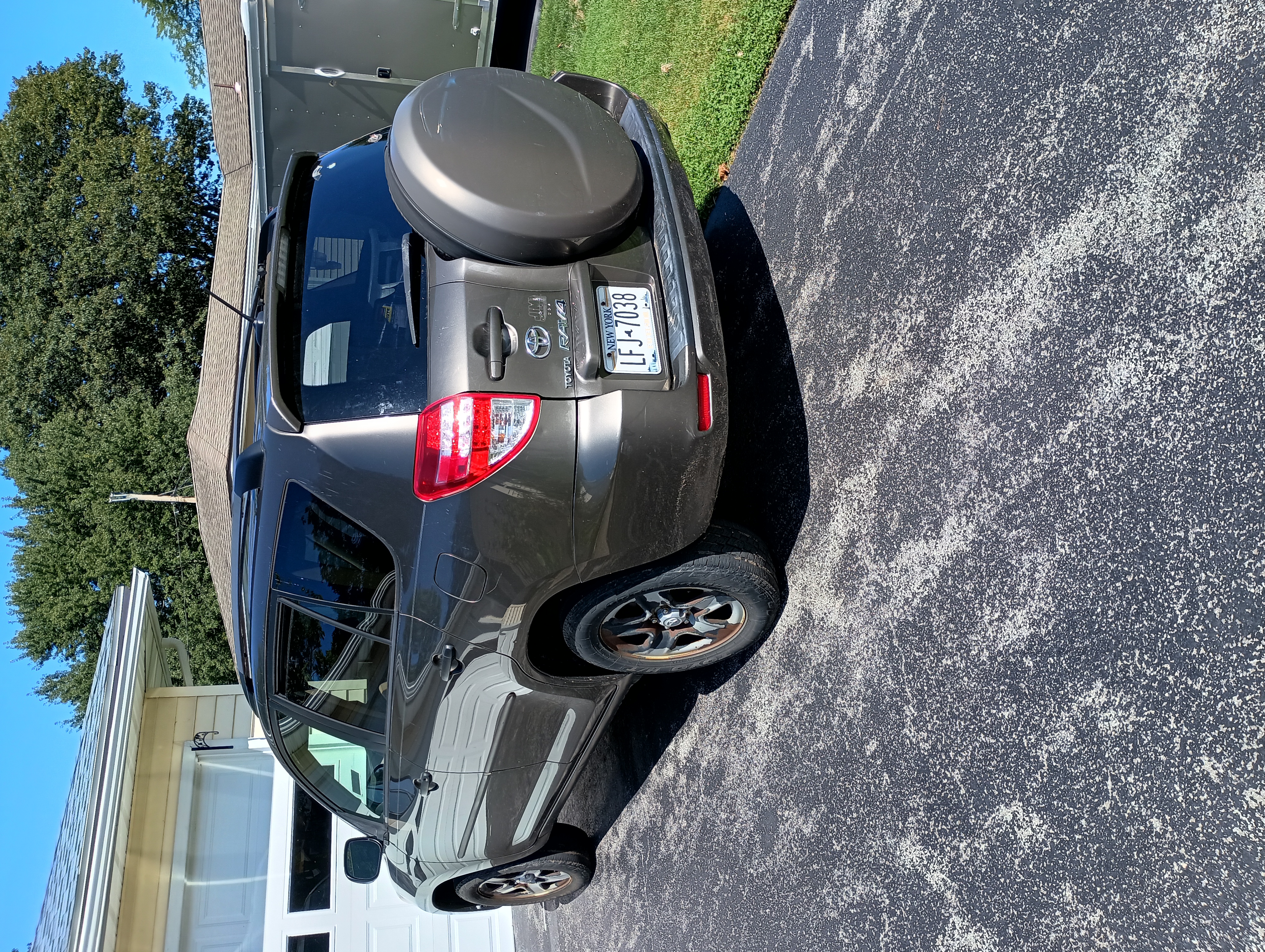 Used 2010 Toyota RAV4 4WD w/ Base L4 Extra Value Pkg image 3