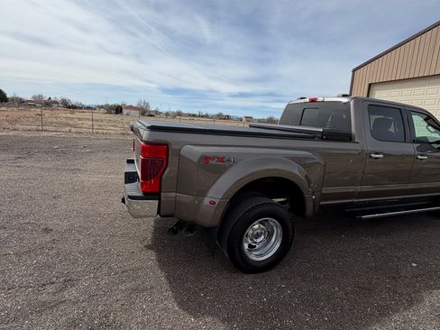 Used 2020 Ford F350 XLT w/ XLT Premium Package image 9