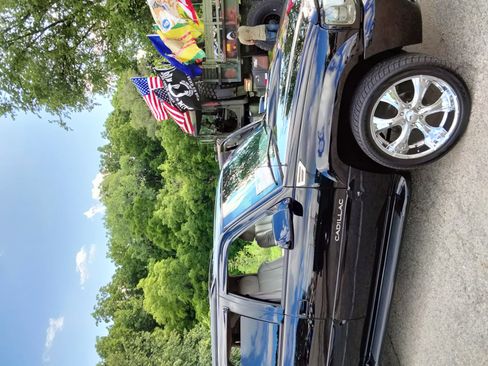 Used 2000 Cadillac Escalade 4WD image 6