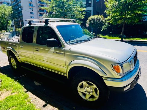 Used 2003 Toyota Tacoma PreRunner RWD image 5