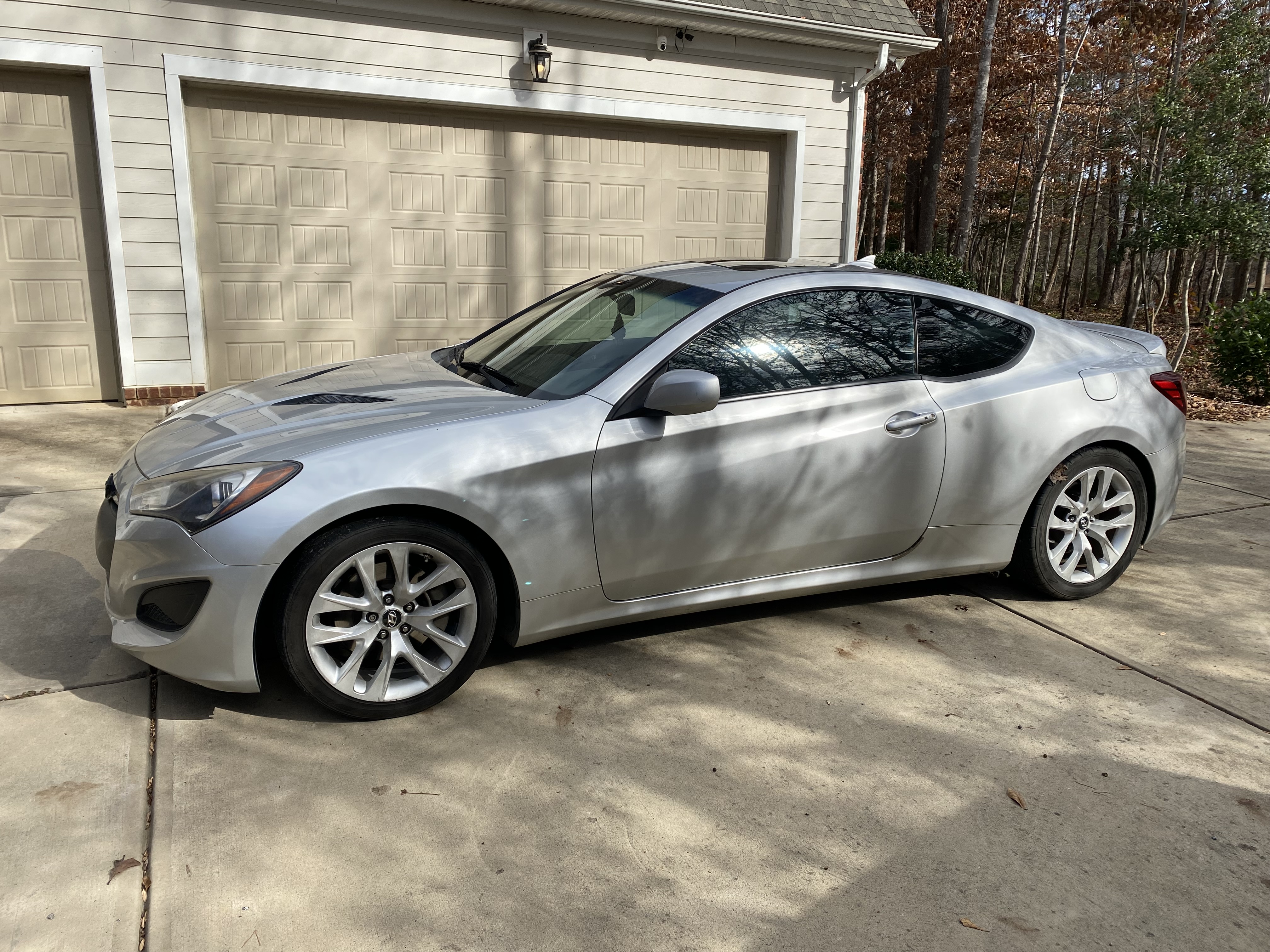 Used 2013 Hyundai Genesis 2.0T RWD image 4