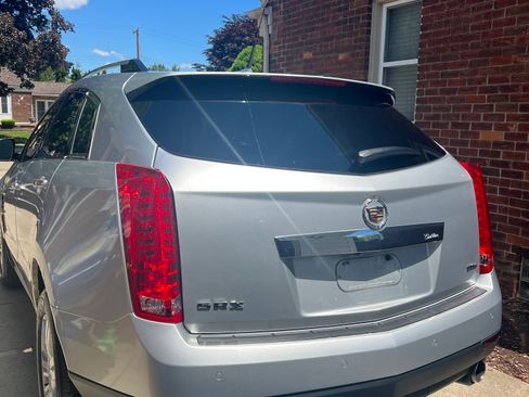 Used 2012 Cadillac SRX Luxury image 8
