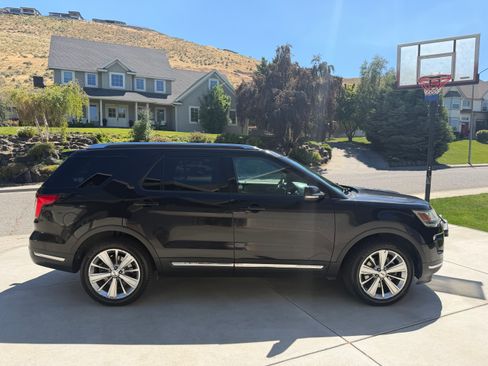 Used 2019 Ford Explorer Limited w/ Class III Trailer Tow Package AWD/4WD image 4