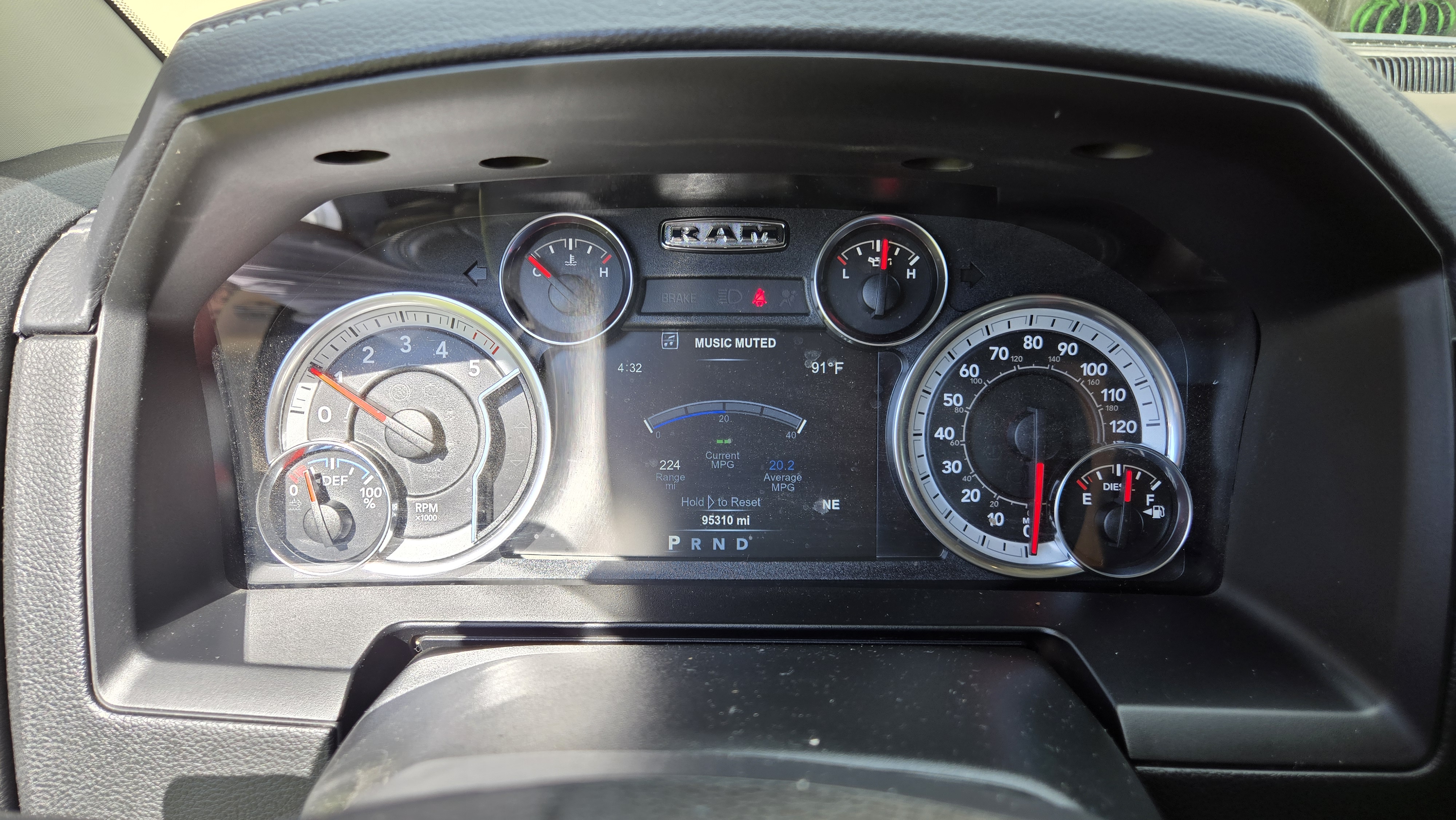Used 2017 RAM 1500 Laramie w/ Convenience Group AWD/4WD image 25