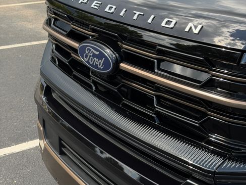 Used 2026 Ford Expedition Max King Ranch AWD/4WD image 2