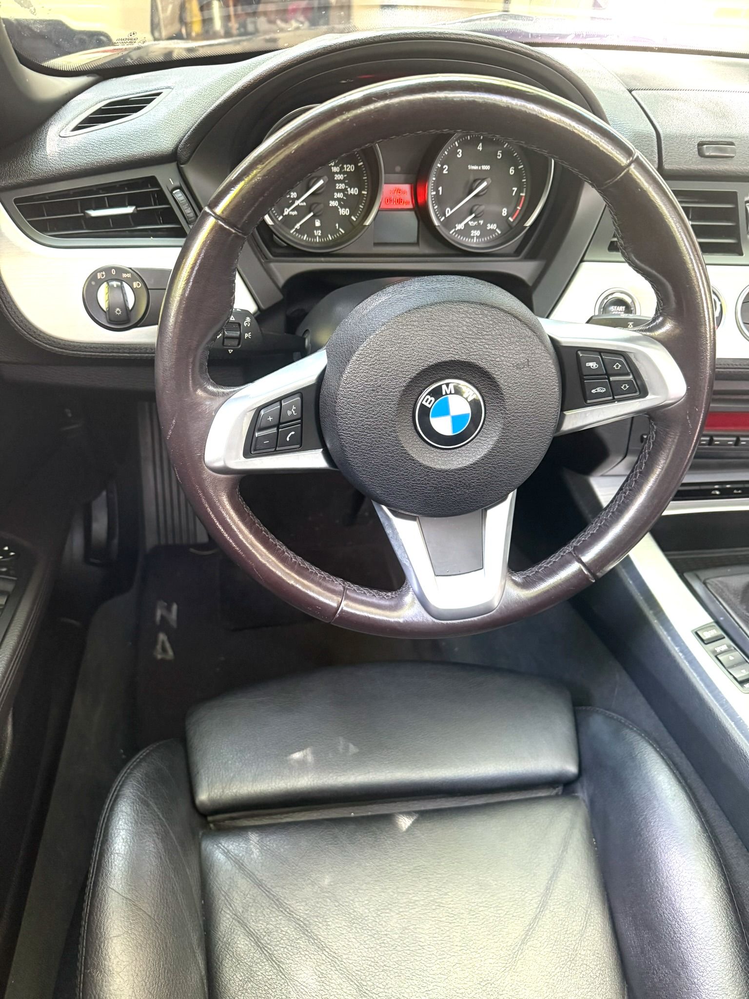 Used 2009 BMW Z4 sDrive35i RWD image 16